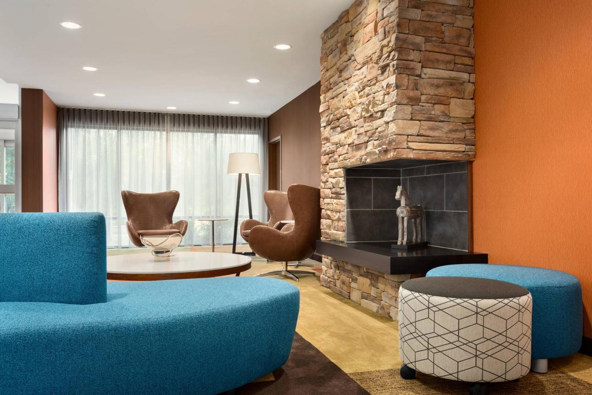 Fairfield Inn & Suites By Marriott Charlottesville Downtown/University Area Exterior foto